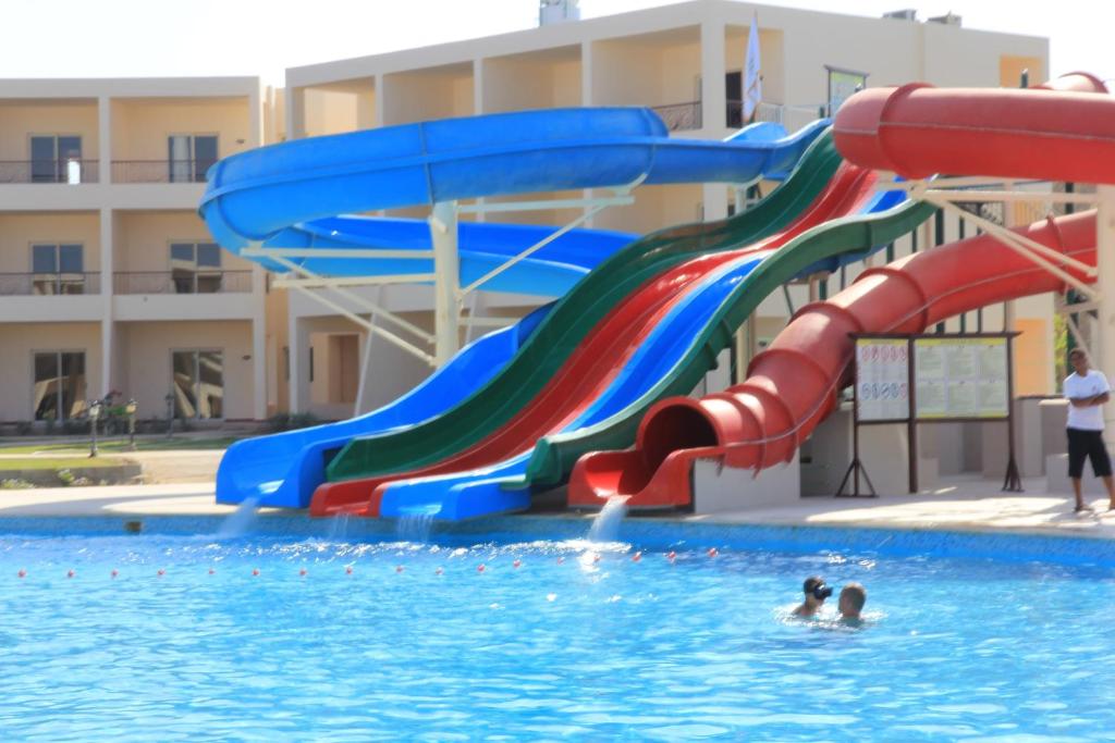 منتجع رويال بريكا بيتش