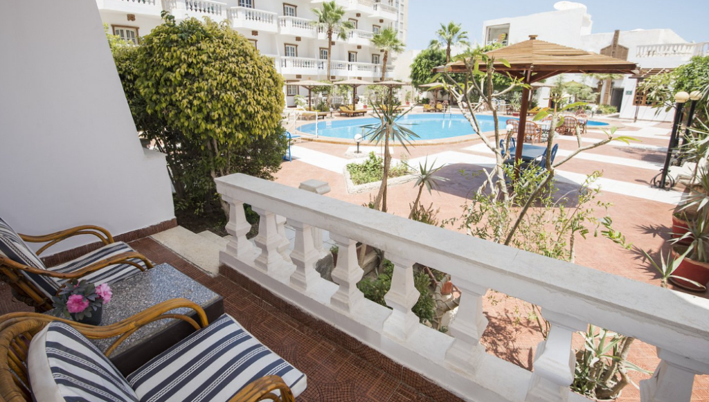 Zak Inn, Egypt
