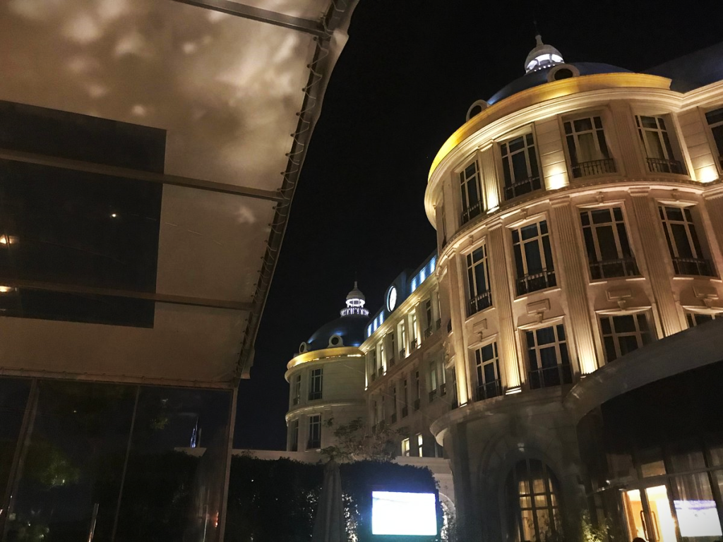 Vibes Lounge & Terrace - New Cairo, Egypt