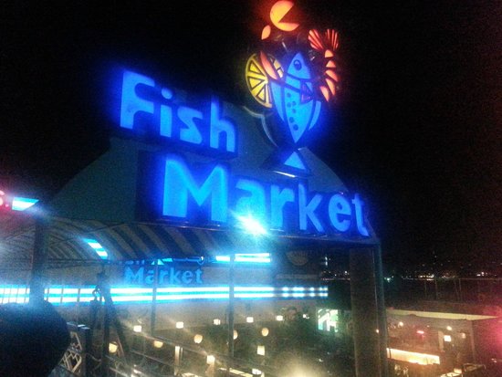 مطعم Fish Market الجيزة: دليل المأكولات البحرية الطازجة المحلية