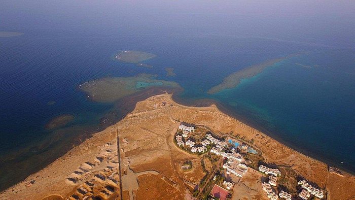 منتجع وحدائق لاهامي باي بيتش: منتجع فاخر على طول البحر الأحمر