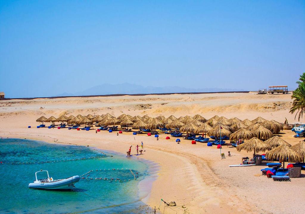 sharm el naga resort & diving center