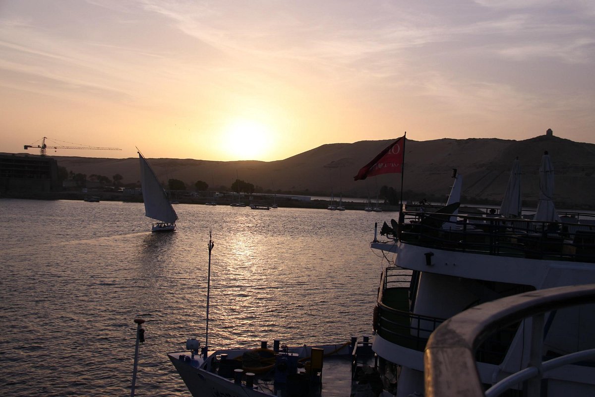 Aswan Moon, Aswan, Egypt