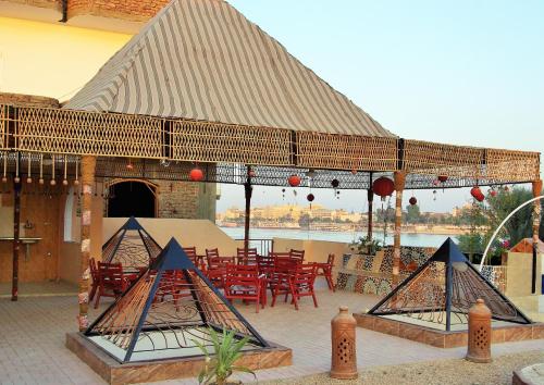 فندق بيراميدز الأقصر