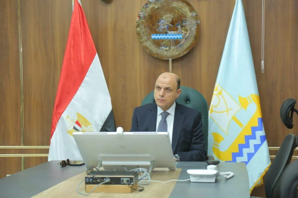 Governor of Kafr El-Sheikh: Delivery of 68 Form (8) for Reconciliation in Building Violations in Hamoul Center