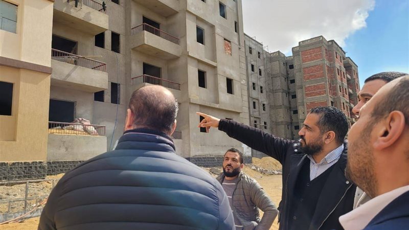 Housing Officials Inspect "Housing for All Egyptians" Apartments in New October City