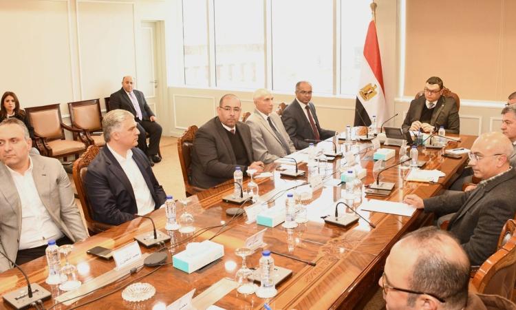 Minister of Housing Follows Up on Implementation of "Decent Life" Projects