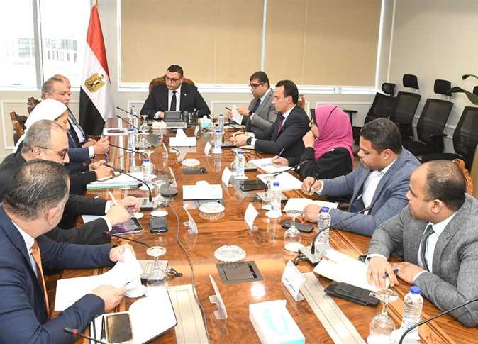 Housing Minister Discusses Fustat Hills Park Operations with Head of Urban Development