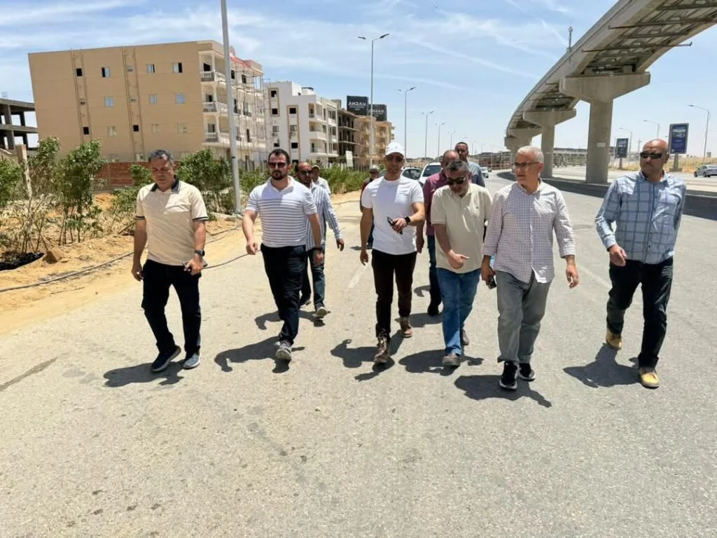 Head of New Cairo City Authority Inspects Road and Main Axis Development Works