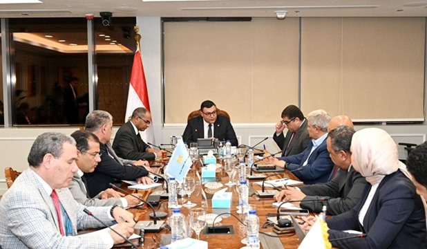 Minister of Housing Follows Up on Efforts in Water Desalination