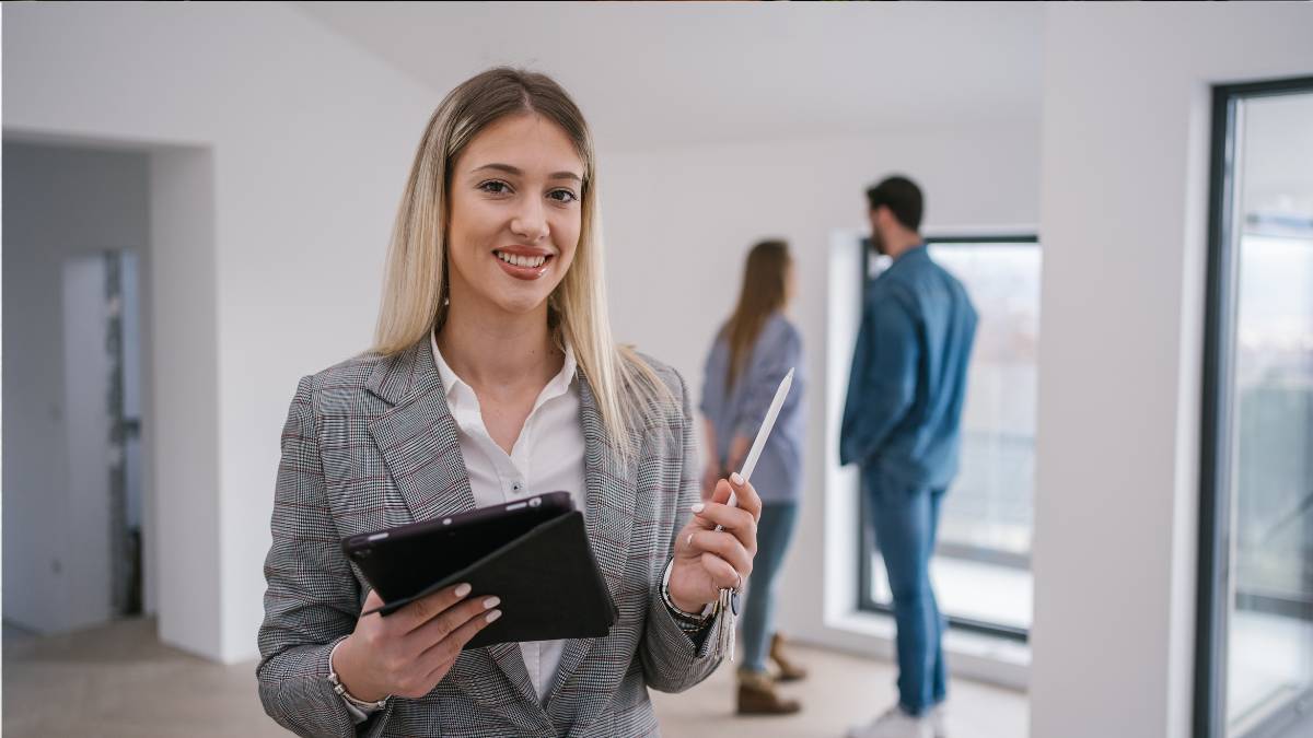 وسيط عقاري ناجح