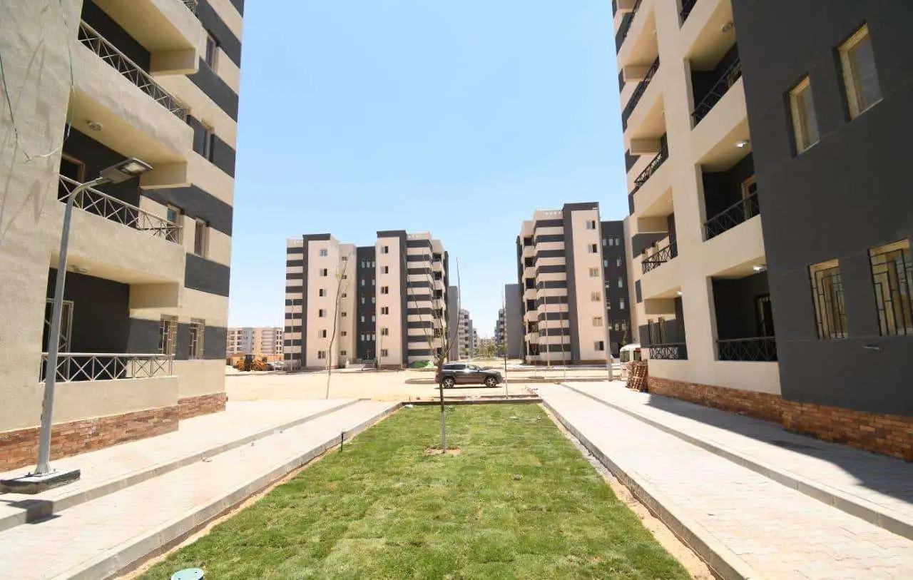 El-Sherbiny: Review of Green Housing Facade Works in Sadat City