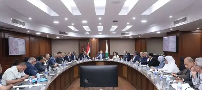 Giza Governor Discusses Progress of Drinking Water Projects with Deputy Minister of Housing