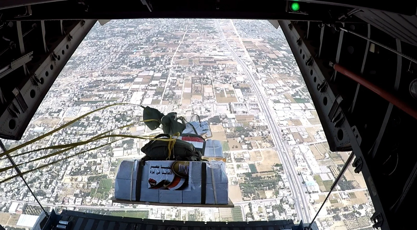 In Implementation of Presidential Directives: Egypt Airdrops Tons of Aid into the Gaza Strip