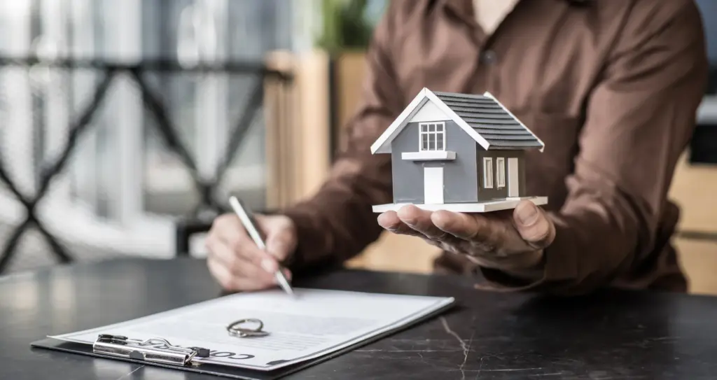 Top Traits of High-Earning Real Estate Brokers