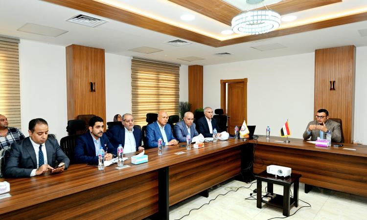 Minister of Housing Follows Up on Land Legalization in New Obour and El Shorouk Cities