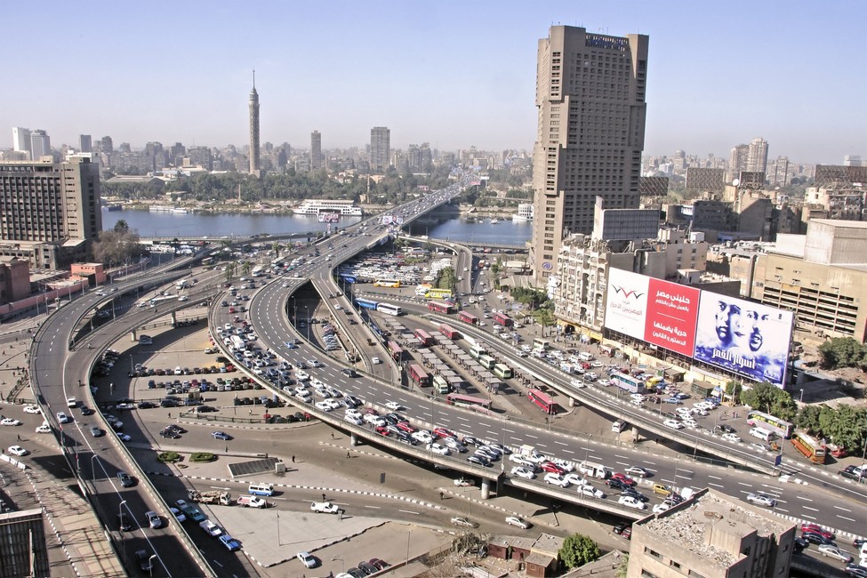 العلاقة بين الكباري والطرق وأسعار العقارات في القاهرة