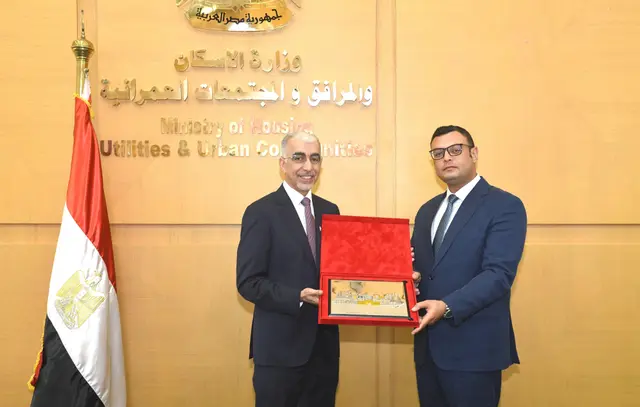 Minister of Housing Receives Bahraini Minister of Works to Discuss Areas of Cooperation Between Egypt and Bahrain