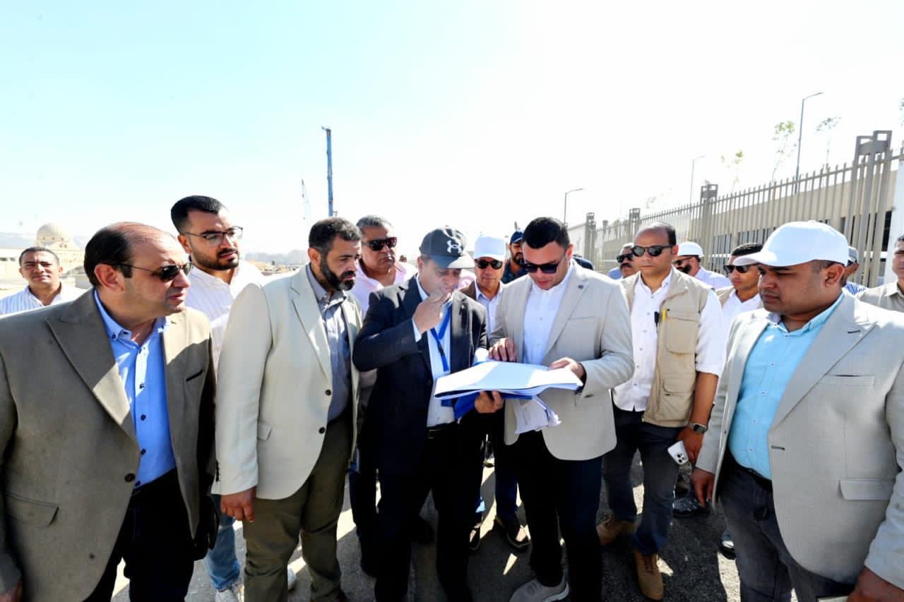 Minister of Housing Inspects the Components of the Telal Al-Fustat Gardens Project