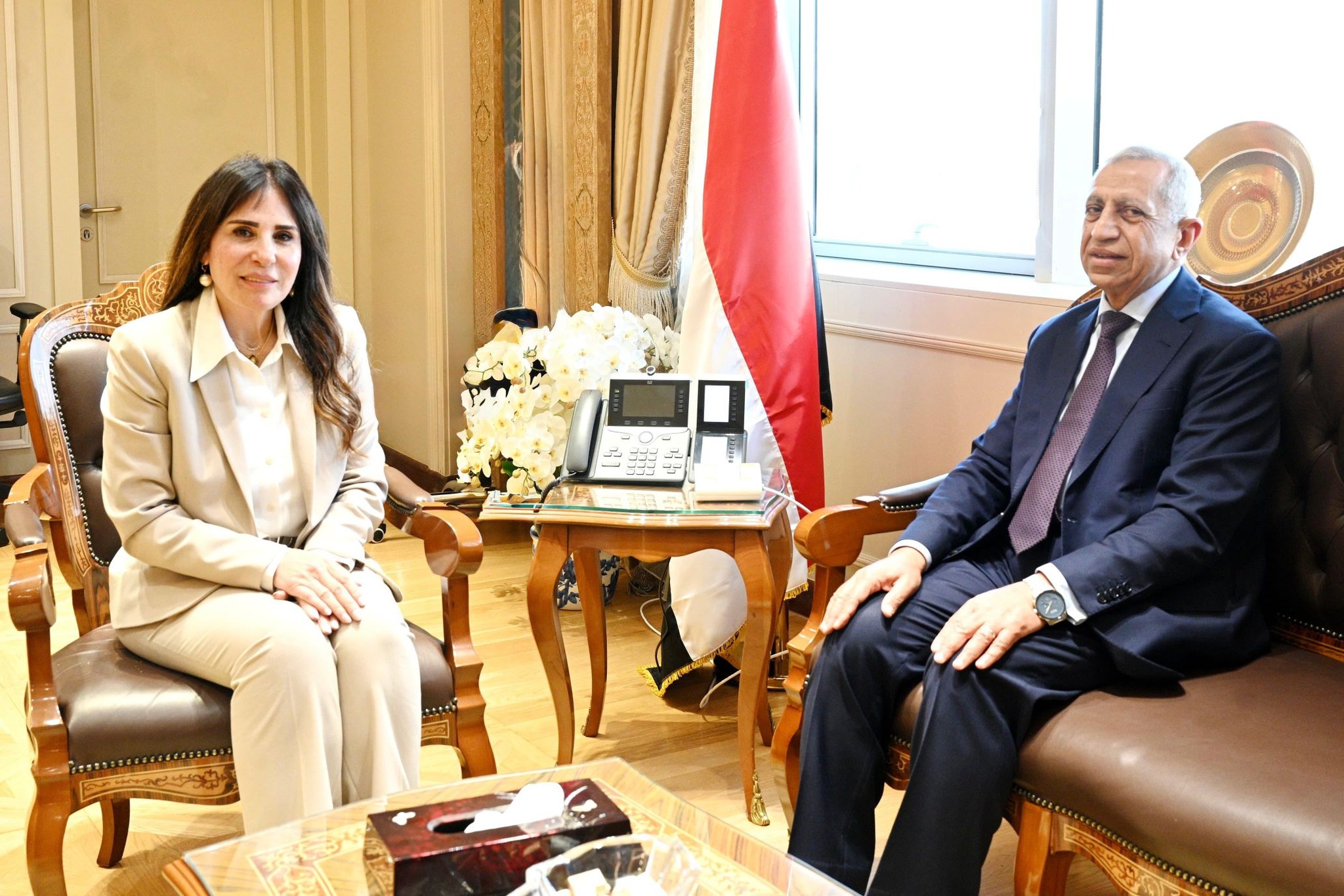 Housing Minister Discusses Strengthening Cooperation with Arab Academy President