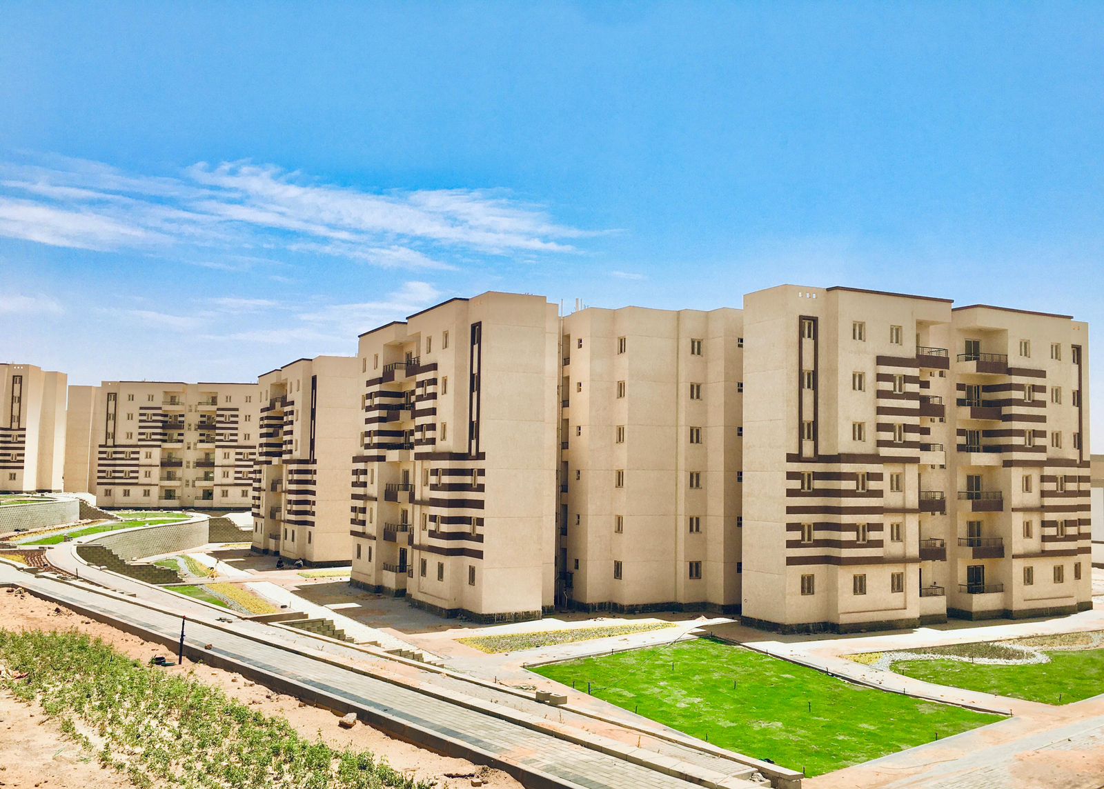 Minister of Housing Follows Up on the Progress of “Housing for All Egyptians” Presidential Initiative Units Across Several New Cities