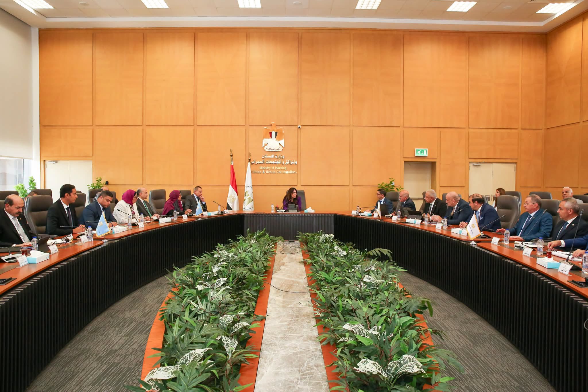 Housing Minister Reviews Ongoing Projects with Head of Central Agency for Reconstruction