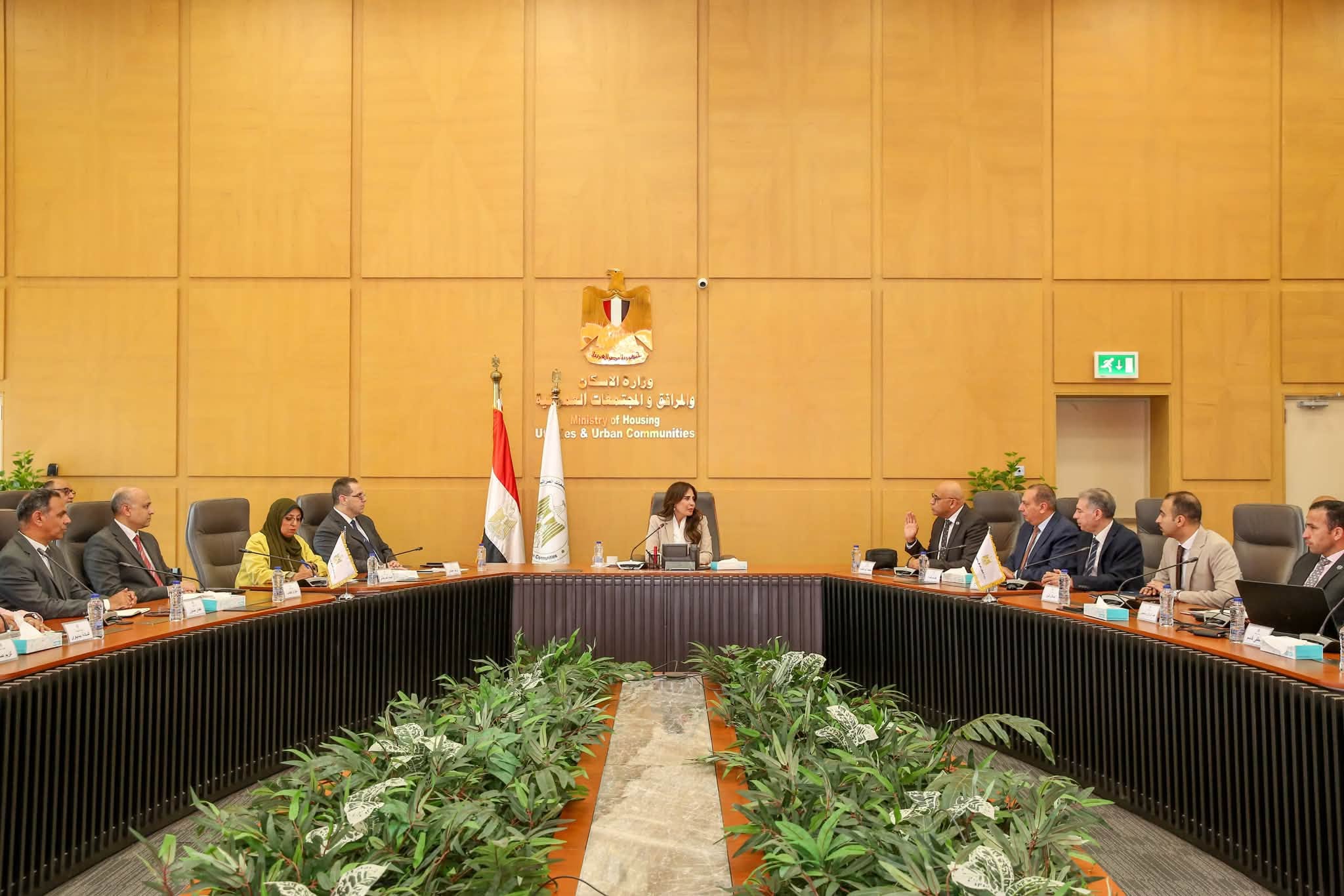The minister of Housing Meets with Officials of “Mwasalat Modon Misr” to Discuss Developing the public transportation system.